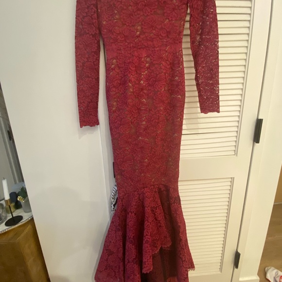 Alamour Gown - Picture 5 of 6